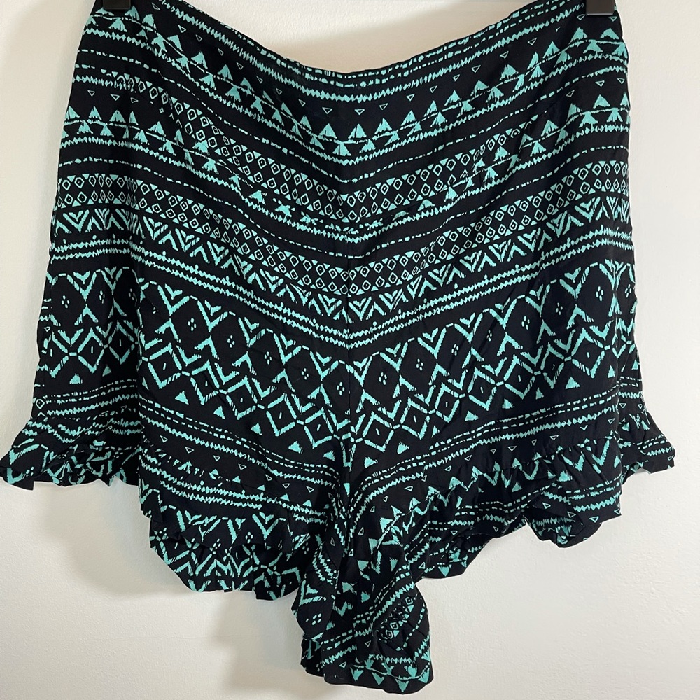 FOREVER 21 | Green & Black Tribal Print Shorts